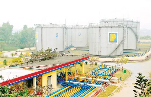 Giá xăng dầu chứa nhiều ẩn số và nghịch lý.